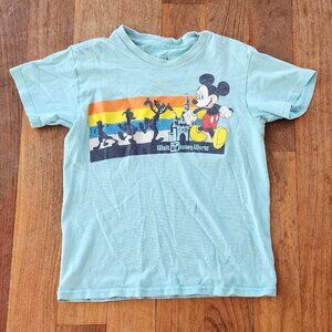 Walt Disney World Mickey & Friends T-Shirt Size Small